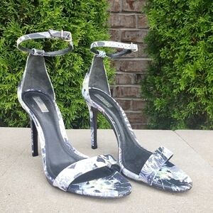 Schutz Floral Peep-toe heels Size 7B